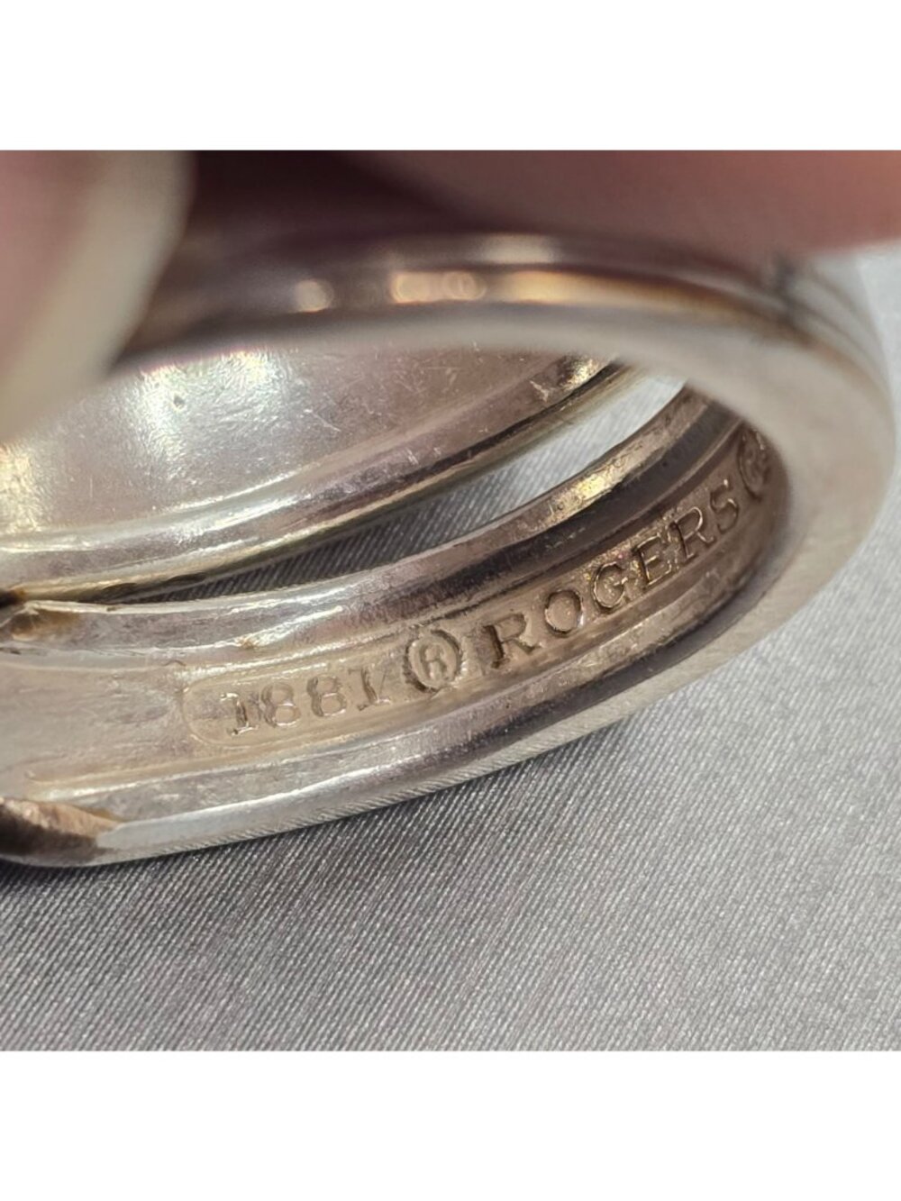 Vintage 1881 Rogers Silver Spoon Ring Wheat Bypass Band Size 8 Upcycled Jewelry - Picture 7 of 10